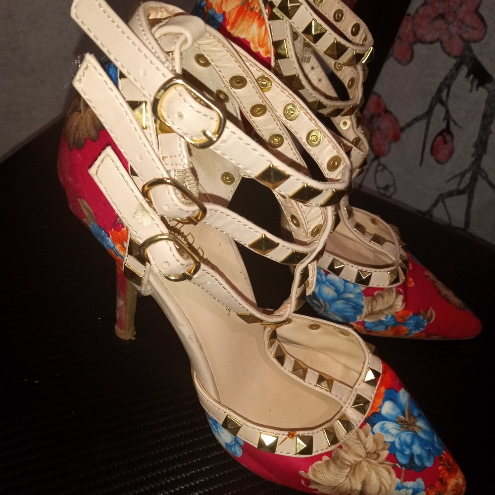 High heels - Picture 2 of 4